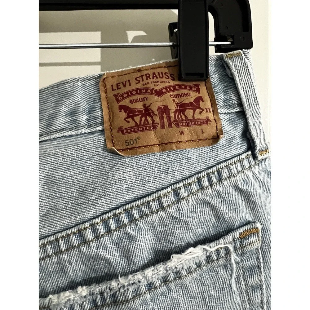 Levis 501 Denim Shorts Womens Waist 29 Denim Distressed Button Fly Light Wash
